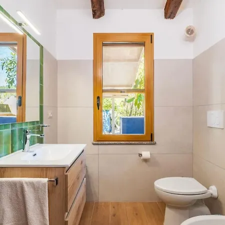 Сasa de vacaciones 100 Meters From The With Hot Tub Àrbatax